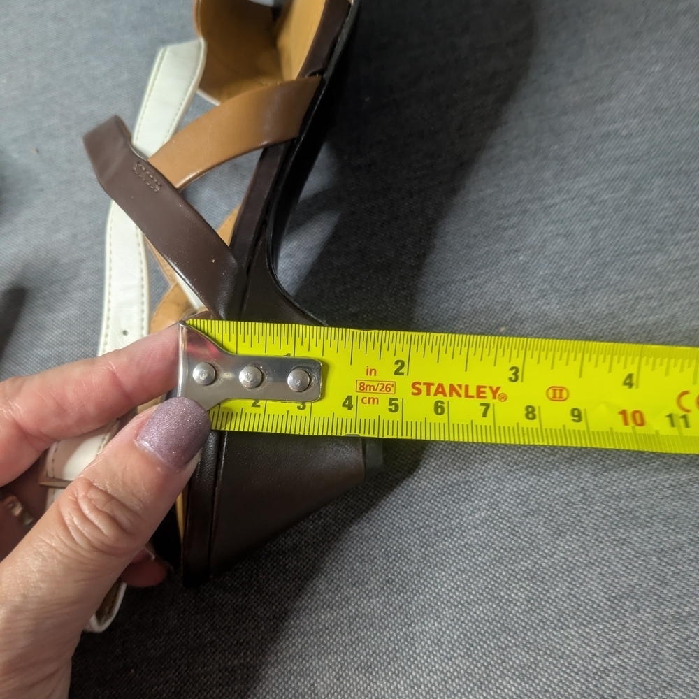 Naturalizer Bradley Brown and White Strappy Sandals BNWOT - Picture 4 of 9